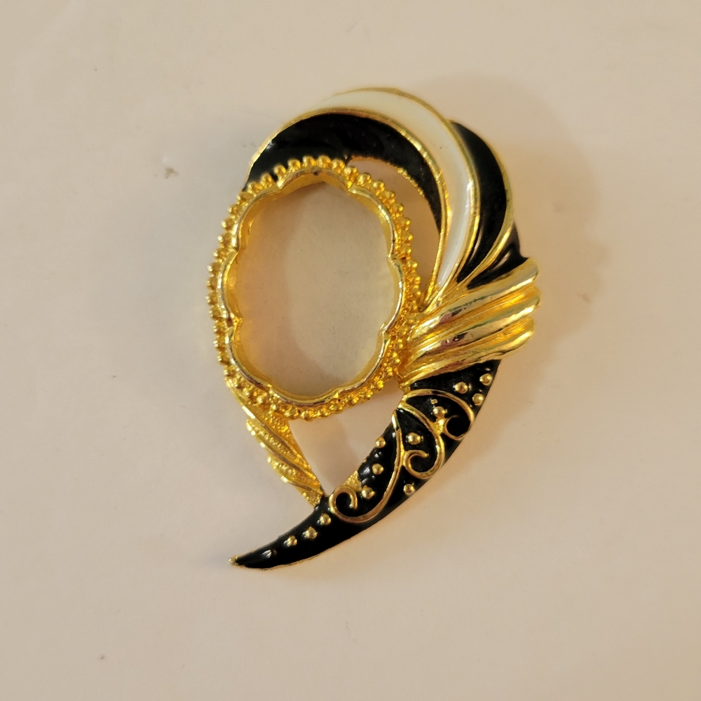 LMC Art Deco Enameled Mini Photo Brooch